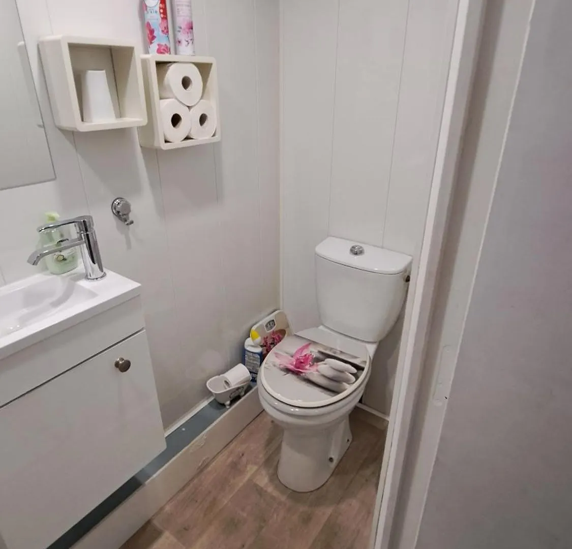 T1 Bis Independant Dans Maison Individuelle 알비 아파트